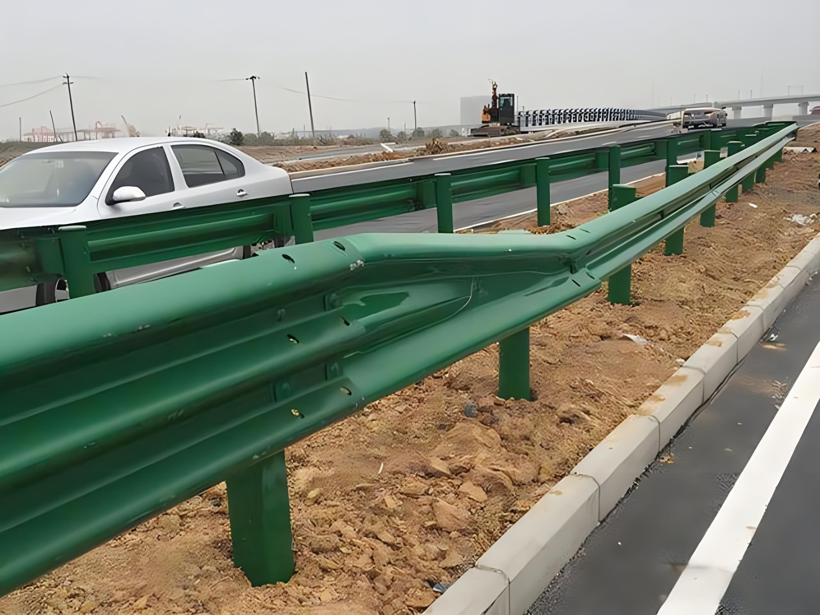 塔城高速波形护栏板日常维护方案确保道路安全新举措